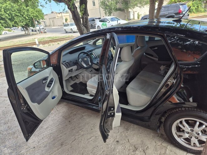 Toyota Prius-7