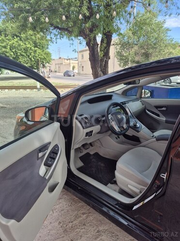 Toyota Prius-14