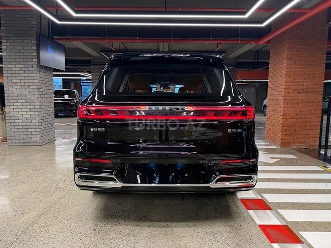 Geely Galaxy M9-6