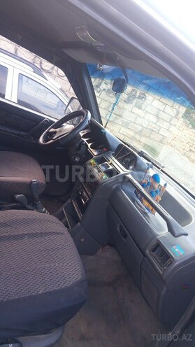 Mitsubishi Pajero-4