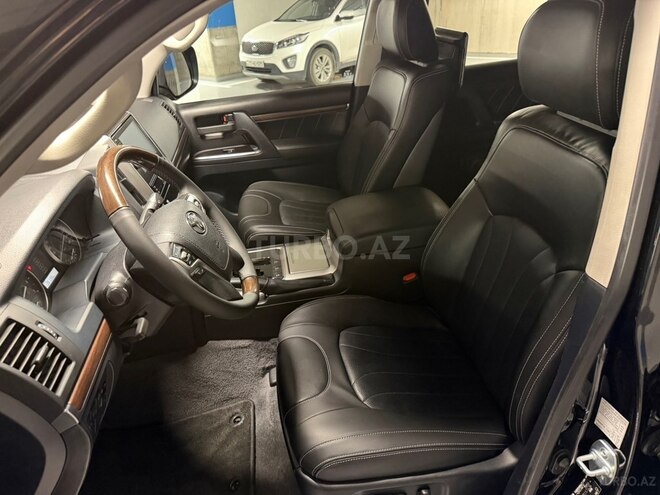 Toyota Land Cruiser-11