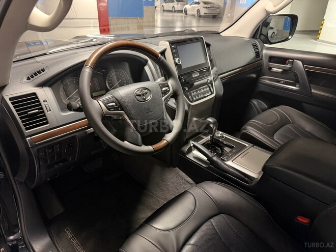 Toyota Land Cruiser-10