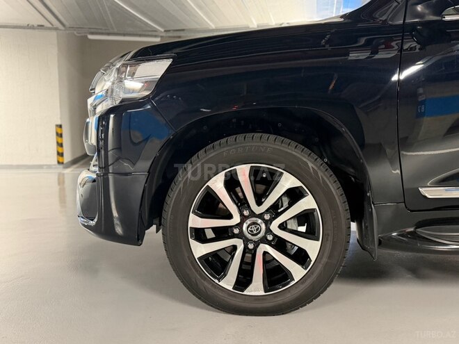 Toyota Land Cruiser-16