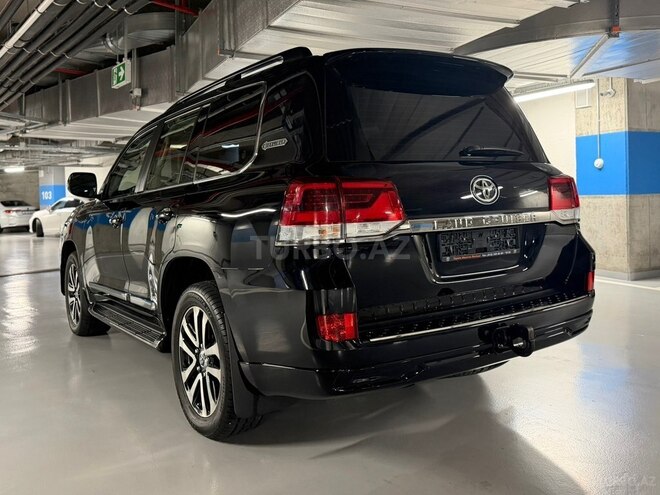 Toyota Land Cruiser-8