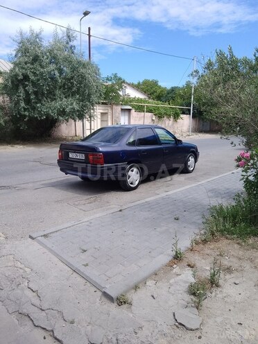 Opel Vectra-4