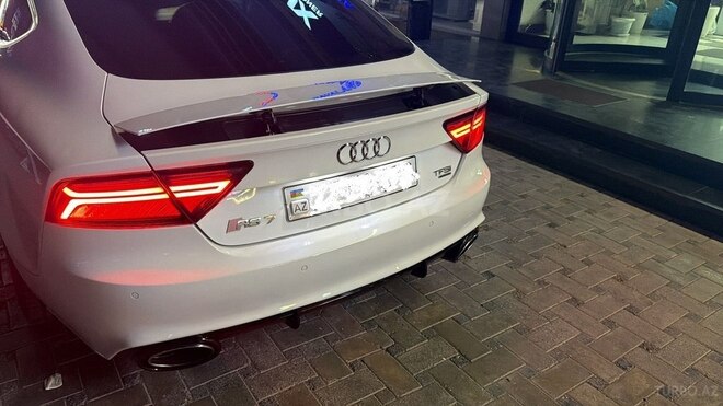 Audi A7-9