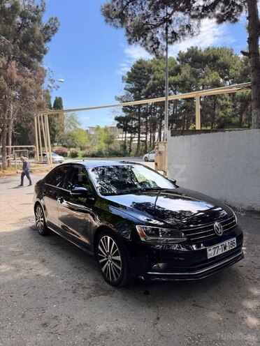 Volkswagen Jetta-2