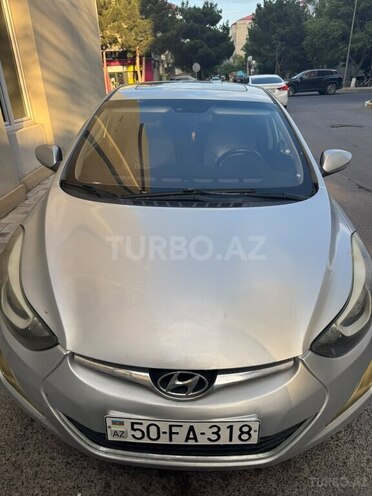 Hyundai Elantra-1