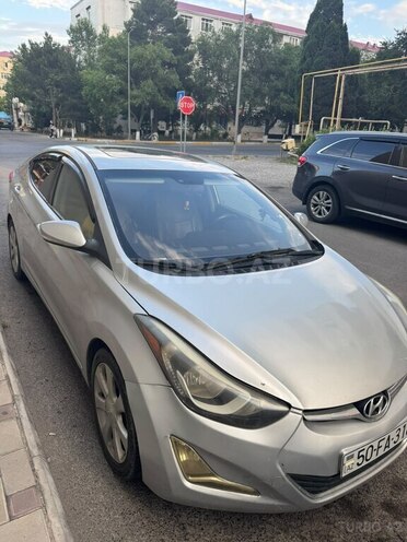 Hyundai Elantra-5
