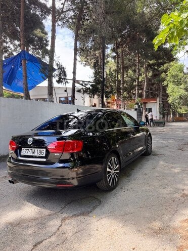 Volkswagen Jetta-10