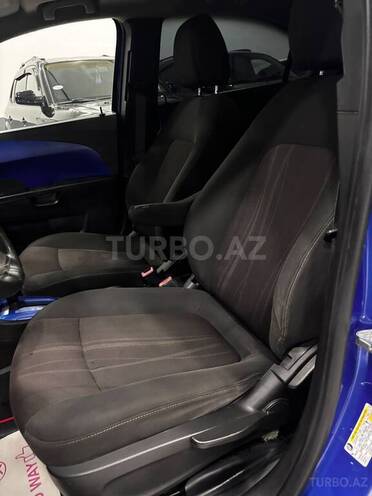 Chevrolet Aveo-10