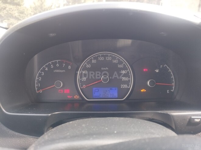 Hyundai Elantra-4