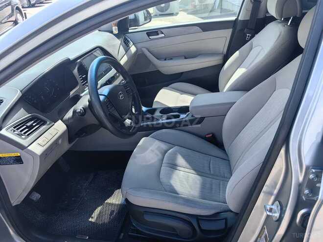 Hyundai Sonata-18