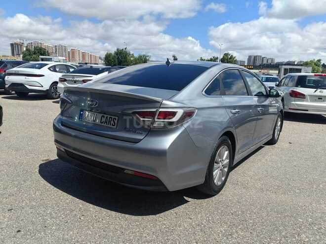 Hyundai Sonata-4