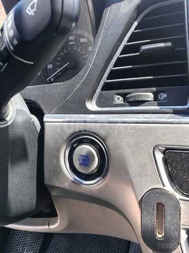 Hyundai Sonata-20