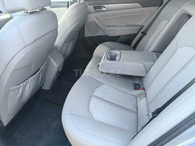 Hyundai Sonata-9