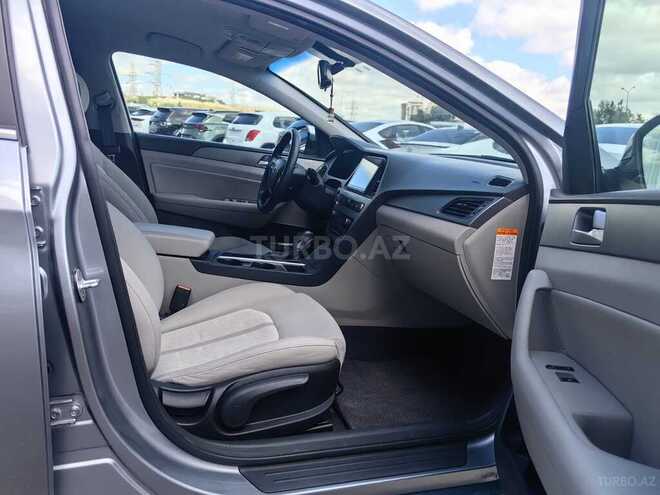 Hyundai Sonata-10