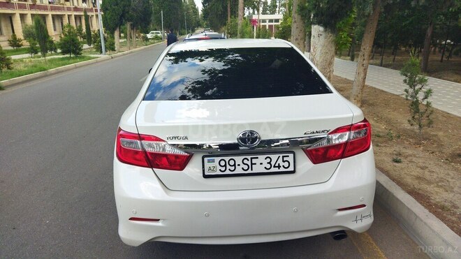 Toyota Camry-5