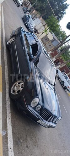 Mercedes E 220-2