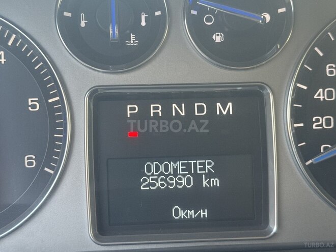 Cadillac Escalade-10