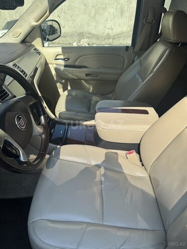 Cadillac Escalade-9