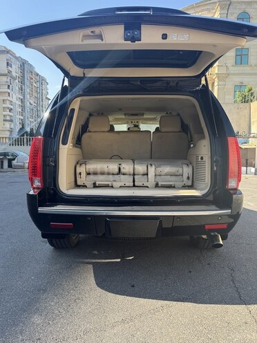 Cadillac Escalade-6