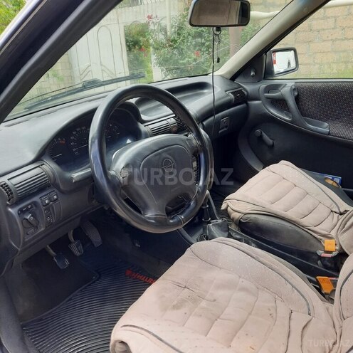 Opel Astra-9