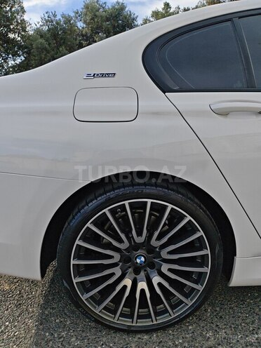 BMW 740-7