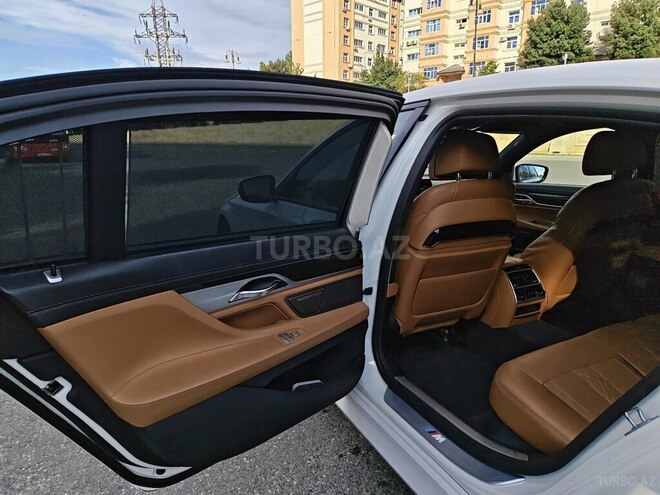 BMW 740-9
