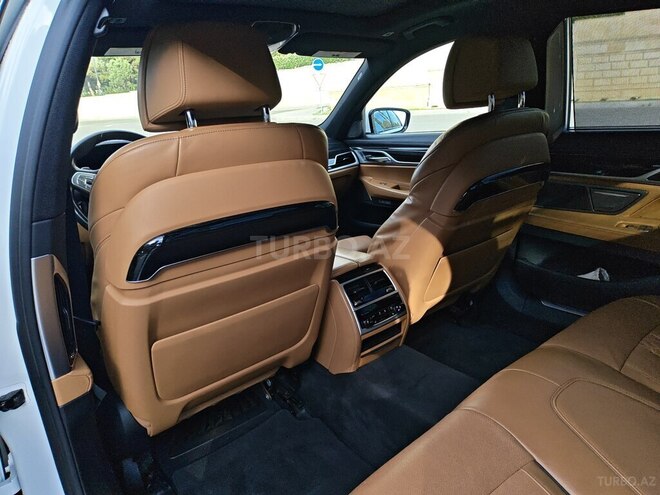 BMW 740-11
