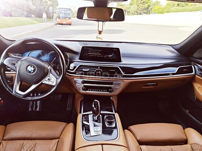 BMW 740-12