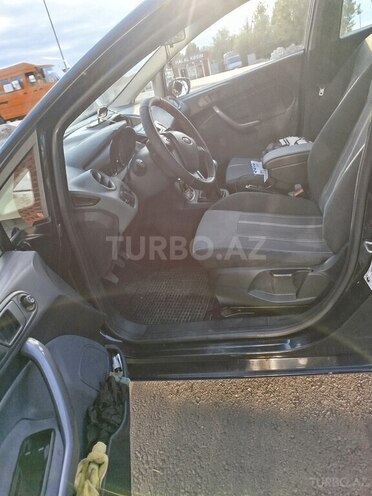 Ford Fiesta-4