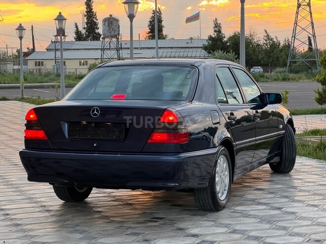 Mercedes C 180-7