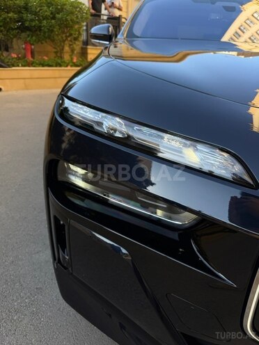 BMW i7-9