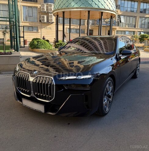BMW i7-2