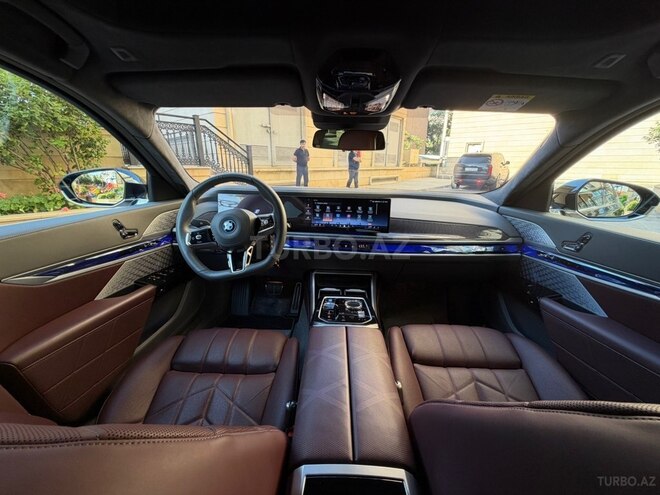 BMW i7-15