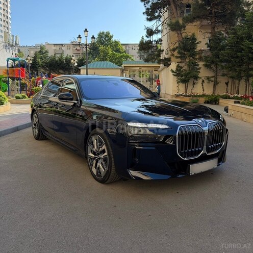 BMW i7-3