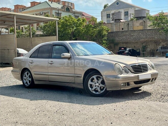Mercedes E 220-3
