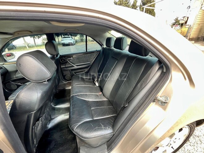 Mercedes E 220-6