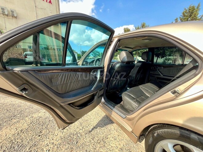 Mercedes E 220-8
