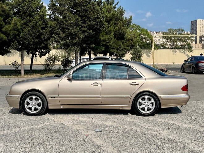 Mercedes E 220-5