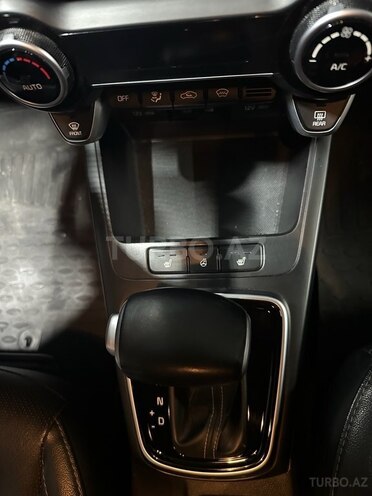 Kia Rio X-Line-12