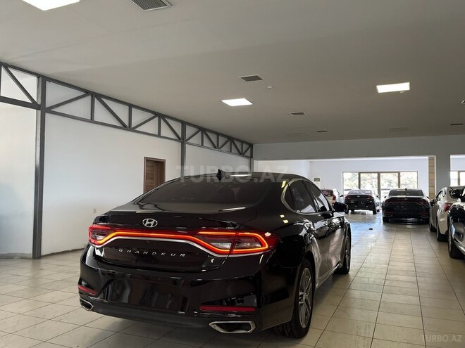 Hyundai Grandeur-2