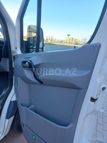 Volkswagen Crafter-5