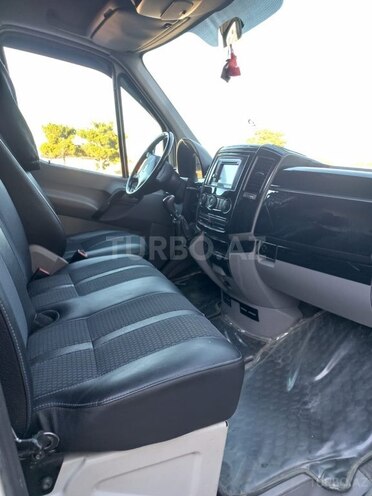 Volkswagen Crafter-3