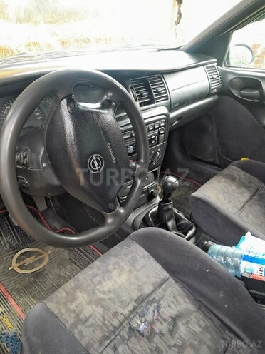 Opel Vectra-3