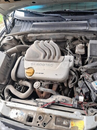 Opel Vectra-4