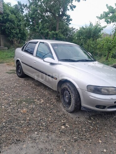 Opel Vectra-8