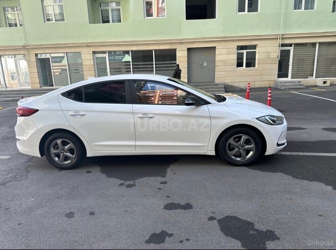 Hyundai Avante-5