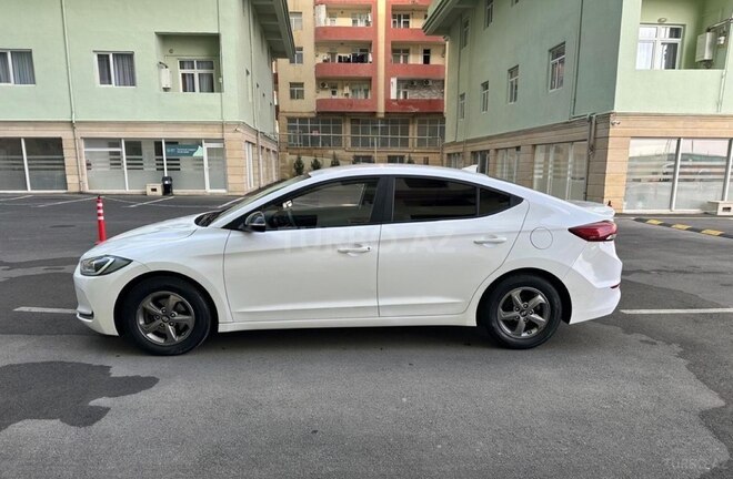 Hyundai Avante-4
